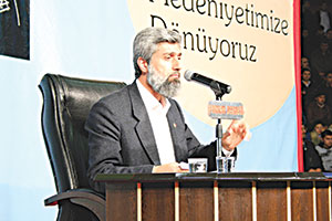 Irkçılığa meyledip ümmetten uzaklaştık