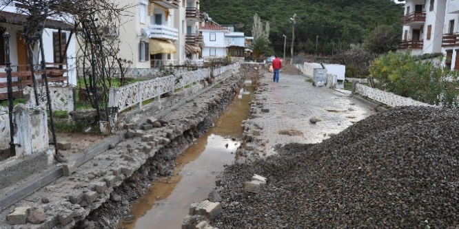 Çamlık'ta Laka Deresi çevresine yağmur suyu kanalları yapıldı