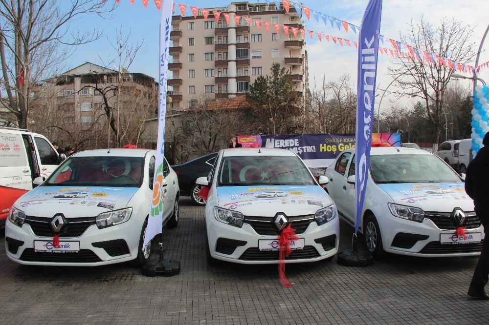 88 TL’ye son model araç sahibi oldular 