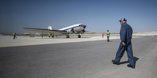 88 yaşındaki Kıbrıs gazisi yeniden uçmanın heyecanını yaşadı