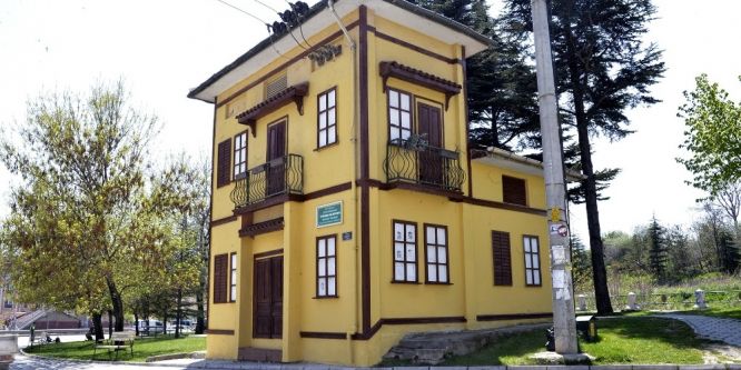 Tepebaşı’nda trafolar renkleniyor