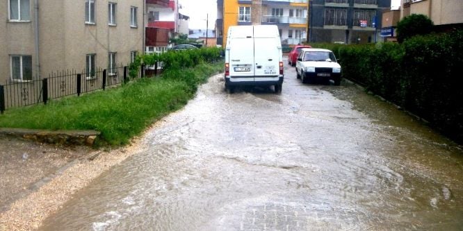 Bilecik’te sağanak yağmur etkili oldu