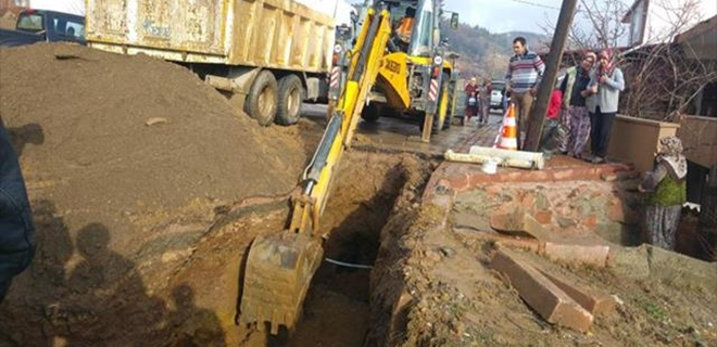 Göçük altında kaldı