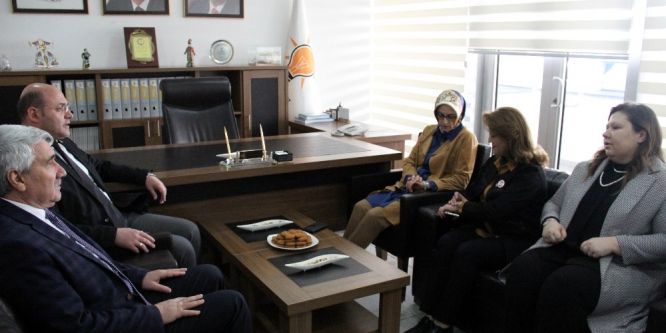 ''Hedefimiz seçim gününe kadar çalmadık kapı, sıkılmadık el bırakmamak''