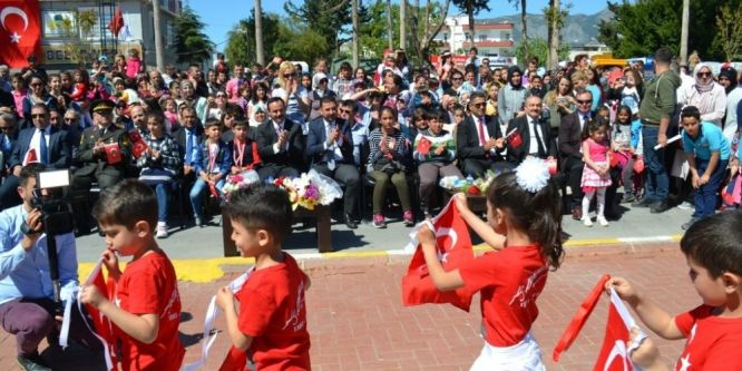 Bozyazı’da 23 Nisan coşkuyla kutlandı