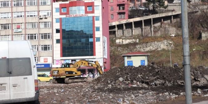 Park yapılacak alanda çalışma başladı