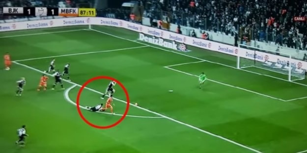 88'de gol iptal! Resmen çıldırdılar