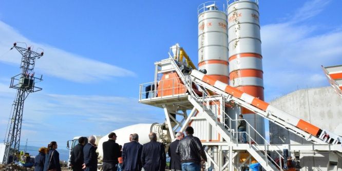 Lapseki belediyesi beton üretimine başladı