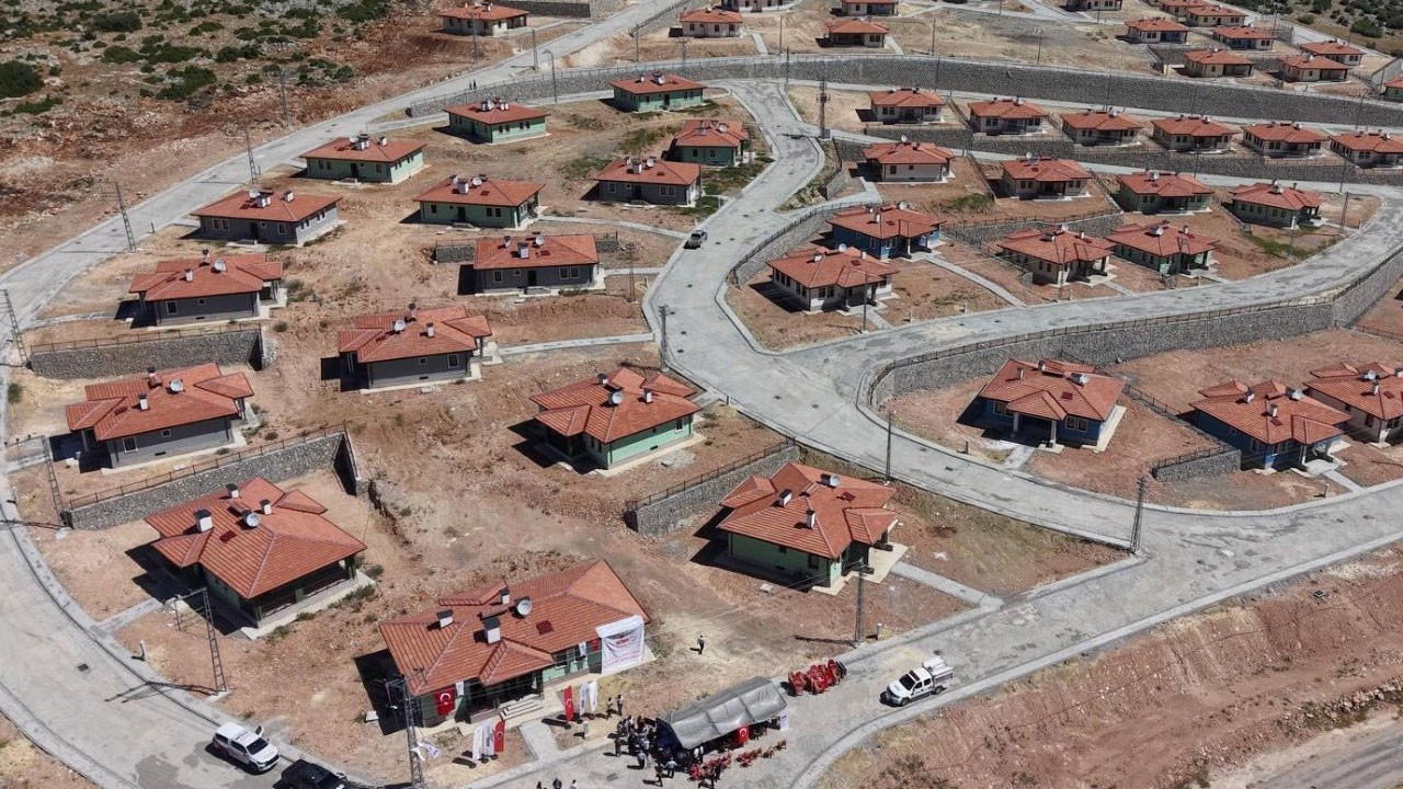 89 köy evi teslim edildi! Bu evler depremzedelerin yüzünü güldürdü