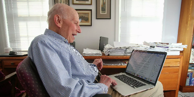 89 yaşında fizik doktoru oldu