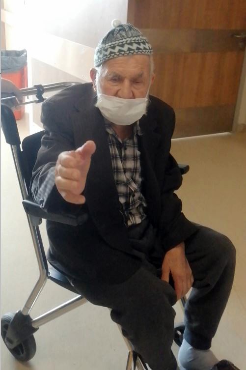 89 yaşında korona virüsü yendi 