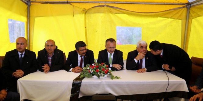 Yeşiloba köyünde tapu dağıtım töreni yapıldı