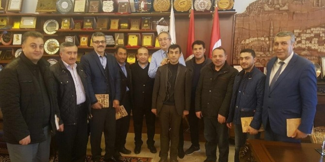 AK Parti belde başkanlarından nezaket ziyareti