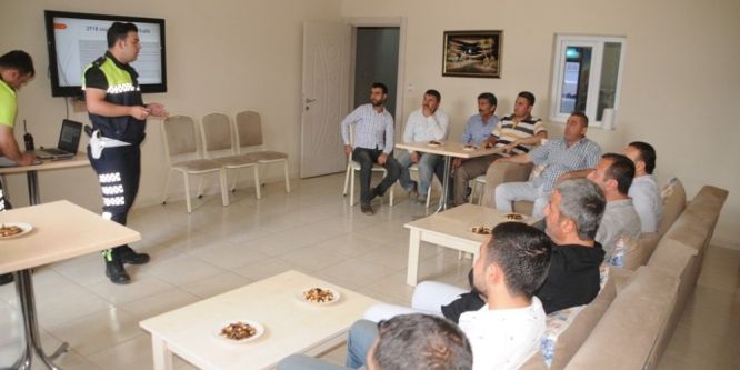 Cizre’de güvenli sürüş eğitimi verildi