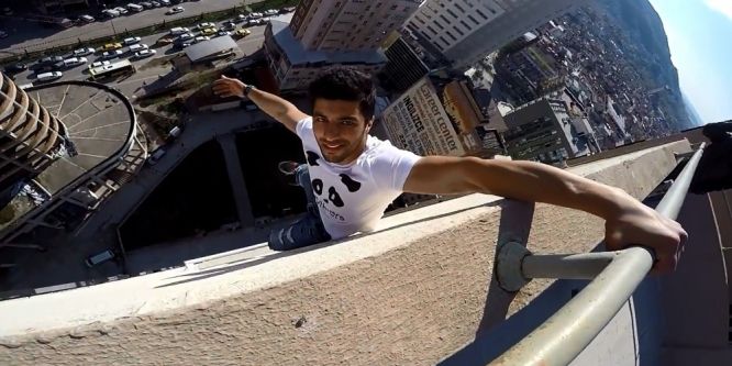 Akrobat gençlerden tehlikeli şov