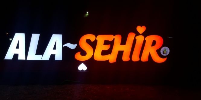 Yeni ışıklandırma Alaşehir’i renklendirdi