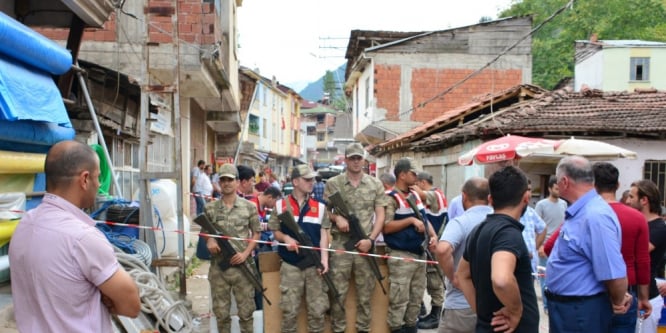 Eski erkek arkadaşı 17 yaşındaki genç kızı bıçaklayarak öldürdü