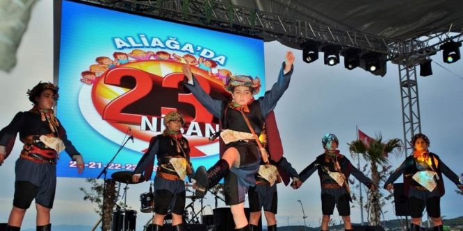 İzmir’de 23 Nisan coşkusu her yeri sardı