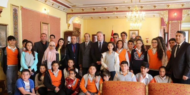 Vali Gül, öğrencileri misafir etti