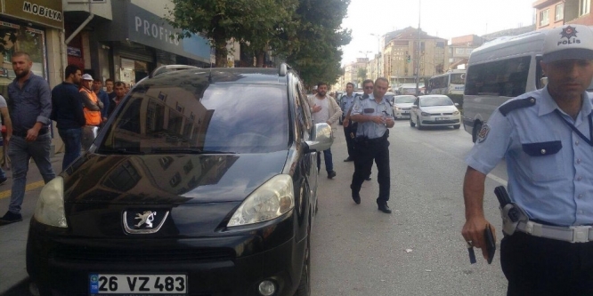 Kamyonetin çarptığı kadın yaralandı
