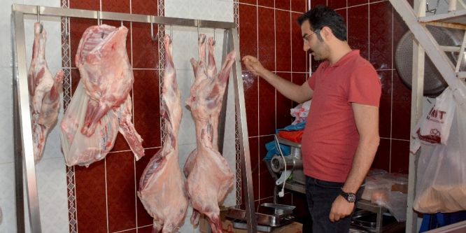 Hakkari’de kasaplar denetlendi