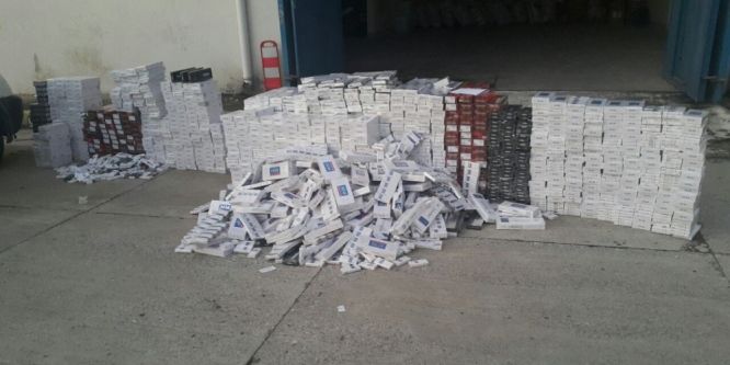 Kaçak sigara zulaları polisi bile hayrete düşürdü