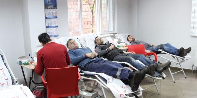 İşçilerden kan bağışı
