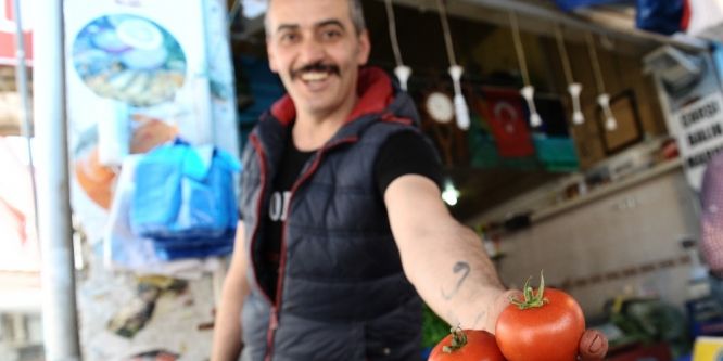 Tavukla yarışan domatesin fiyatı nihayet düştü
