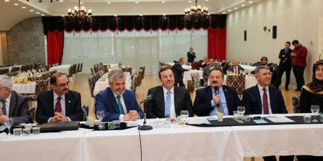 Müftüler Esenyurt’ta bir araya geldi