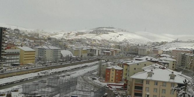 Bayburt beyaza büründü