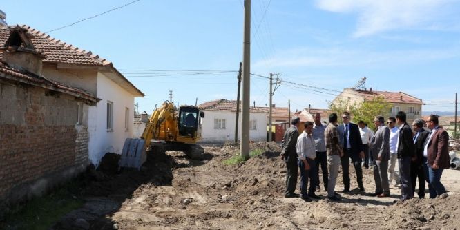 Paşaköy’ün altyapı şebekesi yenileniyor