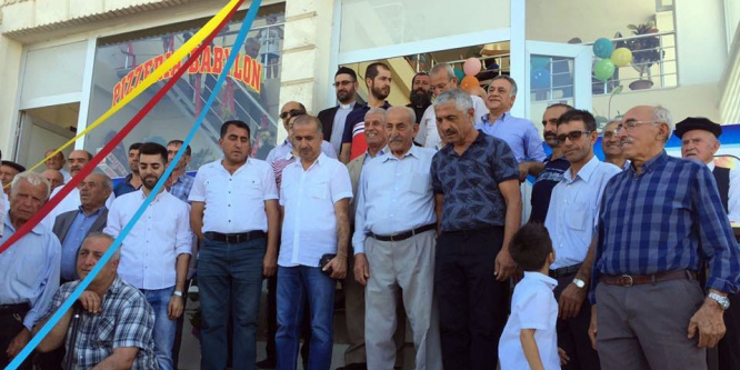 Süryani ortakların pizza dükkanı törenle açıldı
