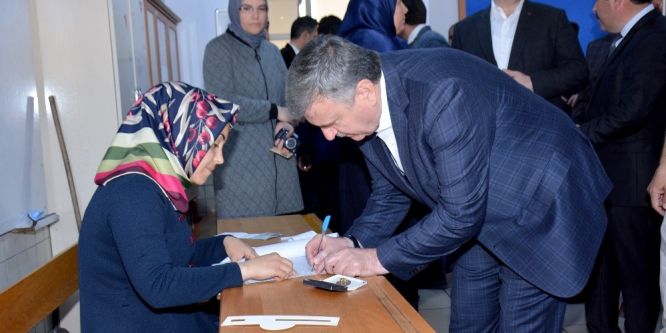 Başkan Akyürek, oyunu kullandı