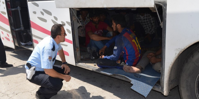 119 kaçak göçmeni bir otobüse sığdırdılar