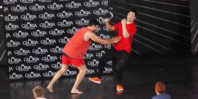 Dünyaca ünlü Warfare Savunma Sanatları Ustası Dk Yoo, turistlere savunma tekniği öğretti