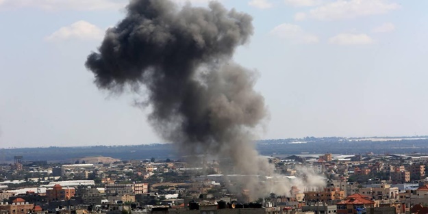 8'i çocuk, 15 Filistinli hayatını kaybetti! İsrail yine sivilleri vurdu