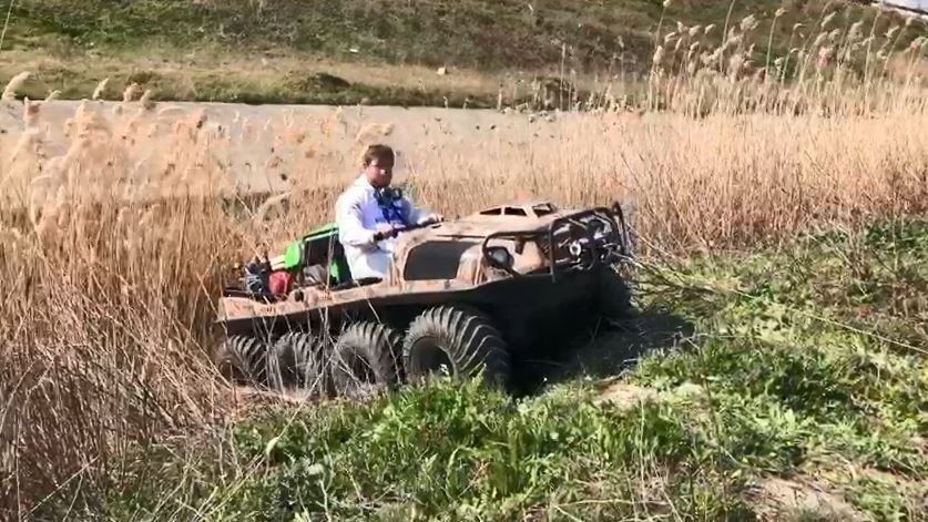 8x8 amfibik araçla larva mücadelesi 