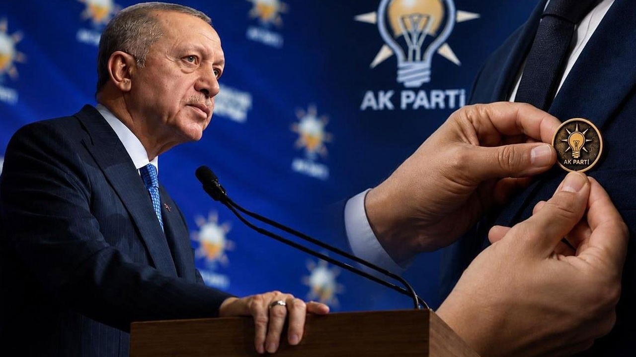 9 belediye başkanı AK Parti'ye katıldı... Rozetlerini Başkan Erdoğan taktı