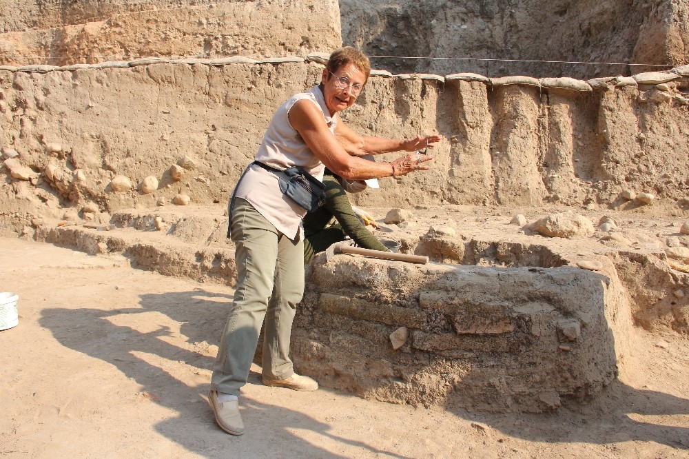 9 bin yıllık höyükte geçmişin izleri aranıyor 