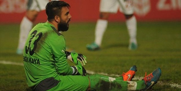 9 gol yiyen kaleci Engin Kaya kadroya alınmadı