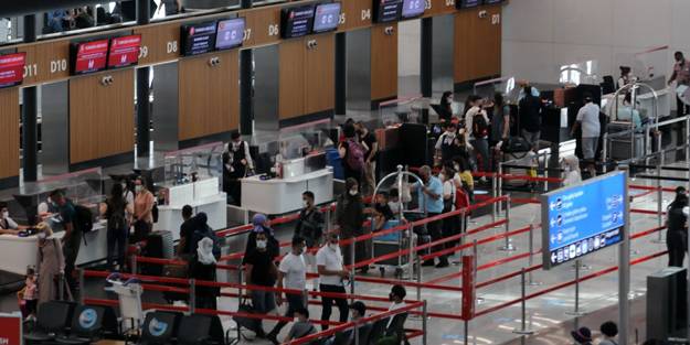 9 günlük Kurban Bayramı tatili öncesi İstanbul Havalimanı'nda yoğunluk