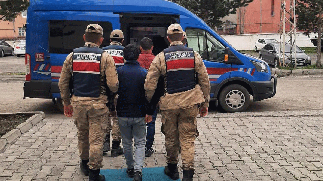 9 kaçak göçmen daha yakalandı