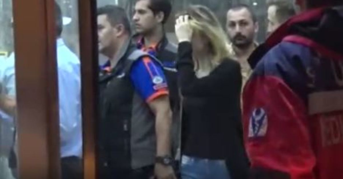 9 öğrenci hastaneye kaldırıldı... Kız öğrenci yurdunda panik! AFAD ve UMKE inceleme yaptı