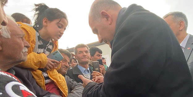 9 yaşındaki çocuk Bakan Soylu aracılığıyla kumbarasını depremzedelere bağışladı!