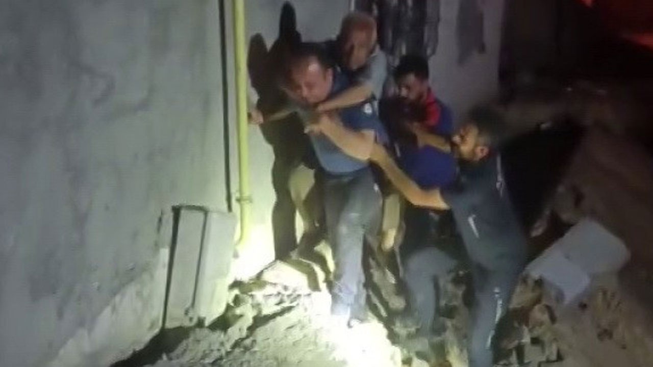 90 yaşındaki adamı çöken binadan böyle kurtardı