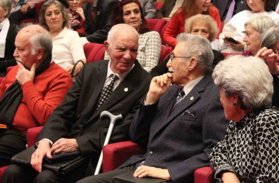 90 yaşındaki öğretmenden genç öğretmenlere tavsiye: "Katı, sert disiplinle bir yere varılamaz"