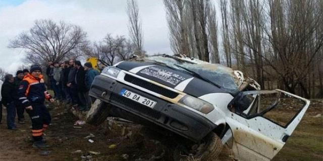 Çğrencileri taşıyan minibüs devrildi: 15 yaralı