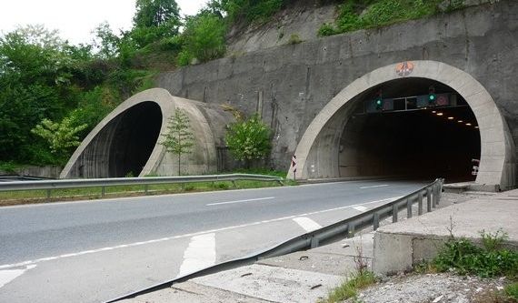 “Hizmet için dağları deliyoruz”