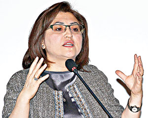 ‘Bireyleri mutlu olan evde huzur ve barış olur’