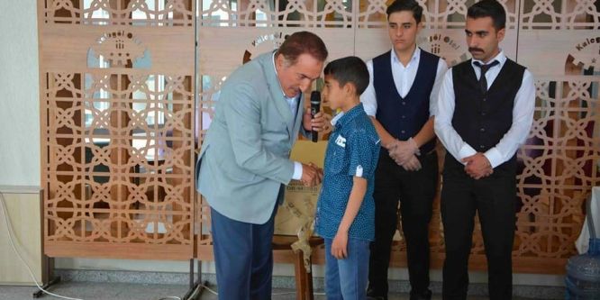 Başkan Akdemir’den gençlere övgü